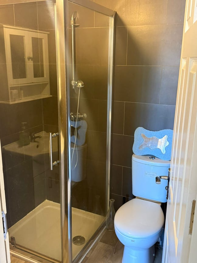 Bright ensuite double room in Mitcham, bills incl Main Photo
