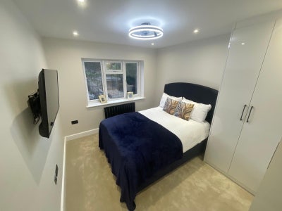 Double ensuite & evening meal included  Main Photo
