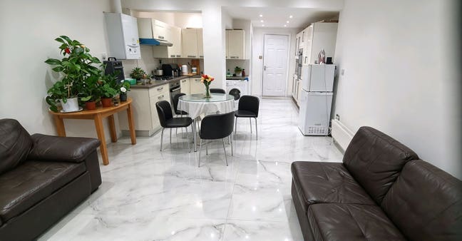 3 Rooms to rent in heart of Walthamstow  Main Photo
