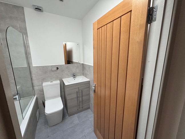 Modern Double En-Suite Greate location  Main Photo