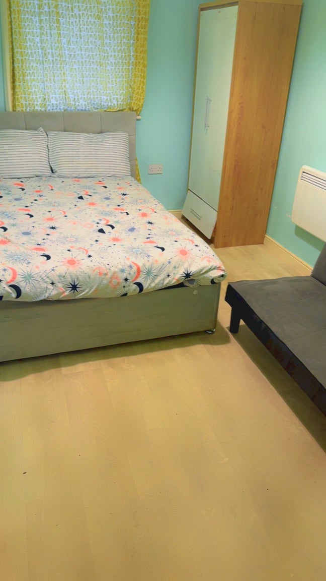 Lovely Double Room in Purfleet – Bills Included Main Photo