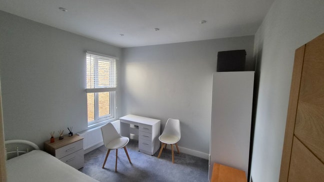 @Great Room  in Ealing, WeST13 London - Avail Now! Main Photo