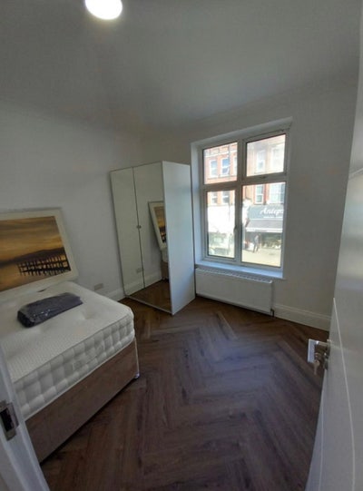 Spacious 2 Bed Flat |North London📍Finsbury Park Main Photo