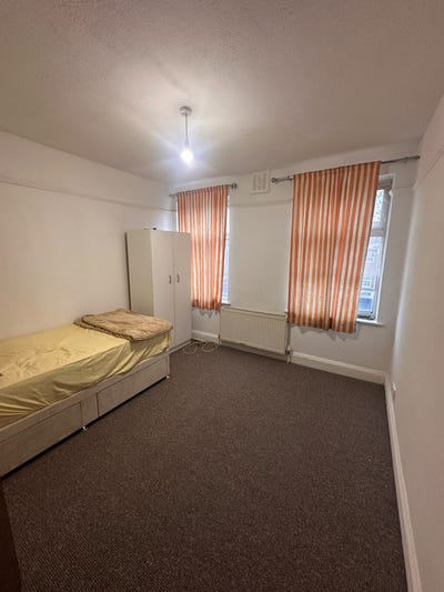 Double Room Available – Acton, W3 7NT Main Photo
