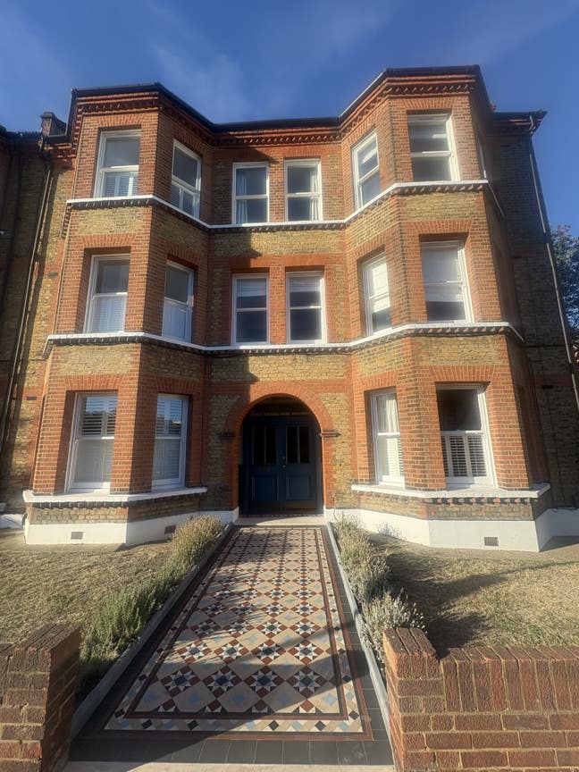 1 room in 2 bed flat - 10 min walk to Balham Main Photo