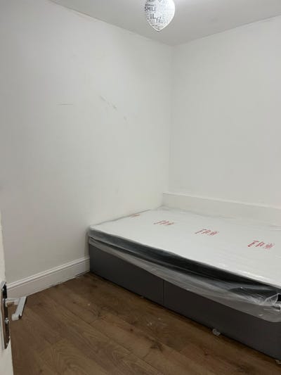 Beautiful double room Eastham/Barking Rd junction  Main Photo