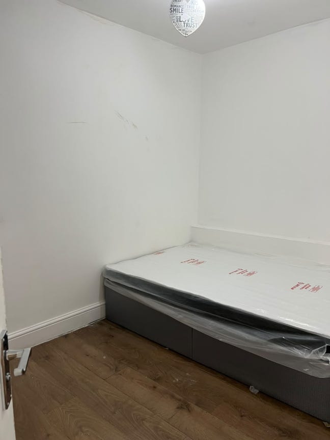 Beautiful double room Eastham/Barking Rd junction  Main Photo