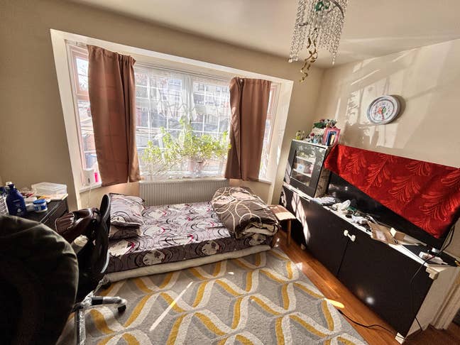 Furnished SingleSharing Room-&pound;525(All Billsincl) Main Photo