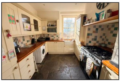 Double bed sitting room, Bathroom, shared Kitchen Main Photo