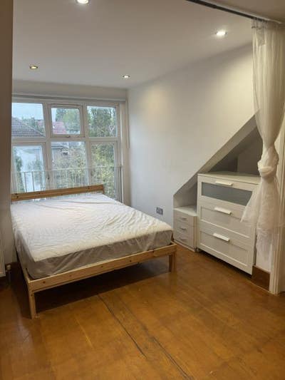 Studio Flat Main Photo