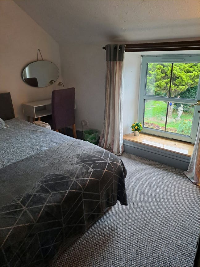 Large room with private kitchenette to rent Main Photo