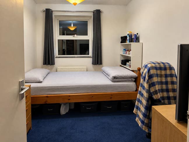 Single room Available  Main Photo