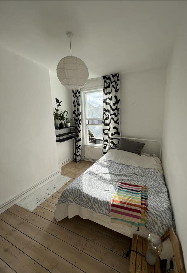 Sunny. quiet room for let Main Photo