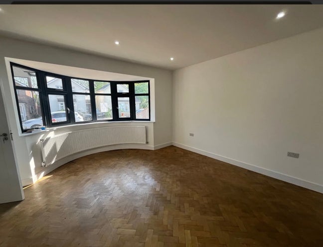 Large Studio Room with En-suite bathroom Main Photo