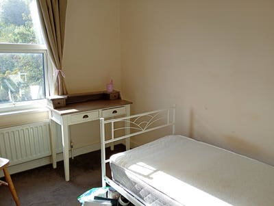 1 Sunny Room Available in a 2 Bed Flat Share Main Photo