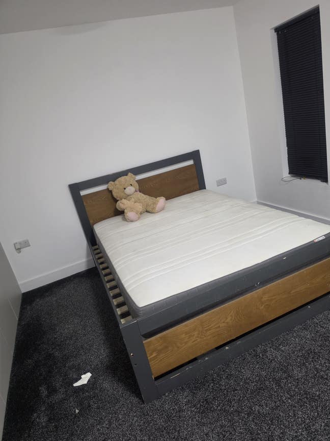 1 good-sized double room with king-size bed Main Photo