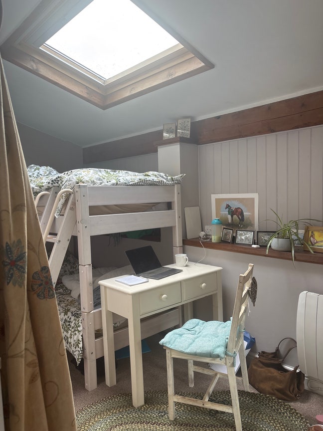 Room Available in Pretty Village Main Photo