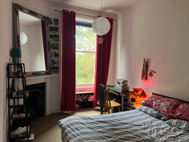 Spacious Medows flat with castle view   Main Photo