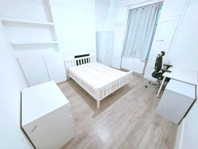 Furnished Double Room &pound;850 PCM All Bills Included Main Photo