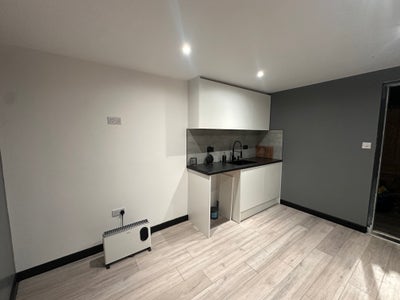 Private 1-Bed Annex – all Bills Included – &pound;700pcm Main Photo