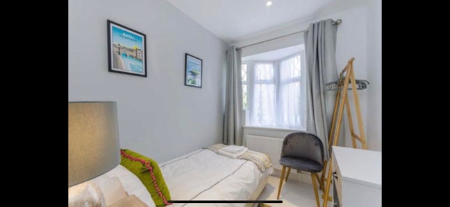 Furnish single room with good storage Main Photo