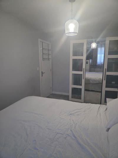 Double room available for female professional Main Photo