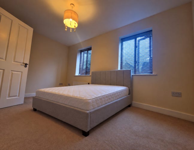 Room in Broughton MK Main Photo