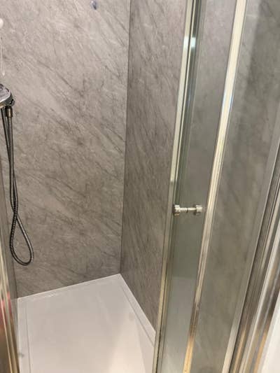 Double Bedroom with Private Ensuite Available for  Main Photo