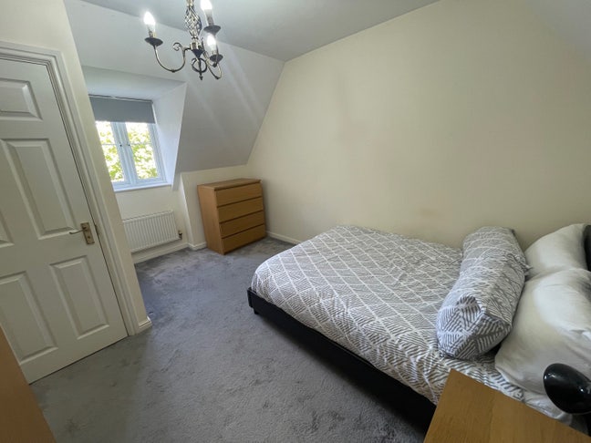 Large En-Suite Double Room Great Ashby Stevenage Main Photo