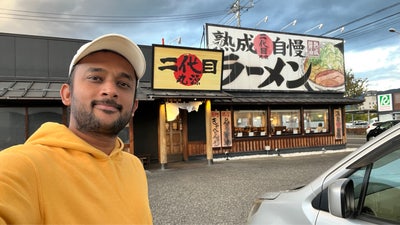 Looking for a place to stay over the week  Main Photo