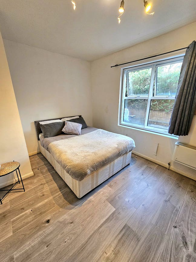 Dalston Double Room Ensuite Mid Nov!  Main Photo