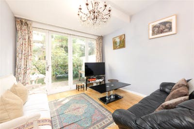 Stunning studio  bayswater. 6mins walk to Hydepark Main Photo
