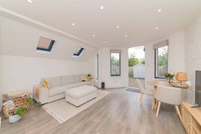 Creative looking for a roomate for beautiful 2 bed Main Photo