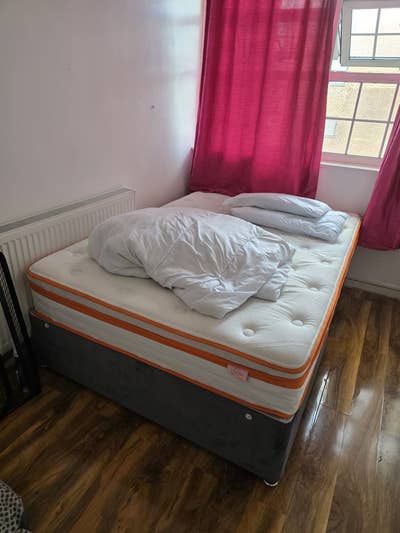 Single room available  Main Photo
