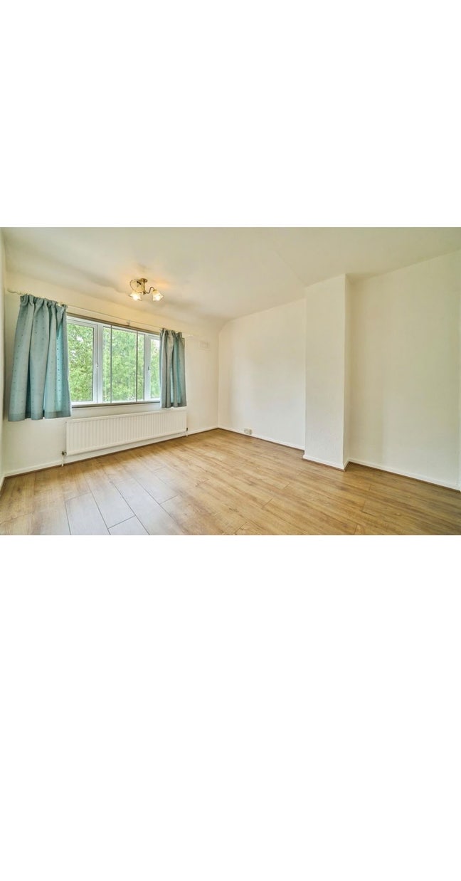 Let room Main Photo
