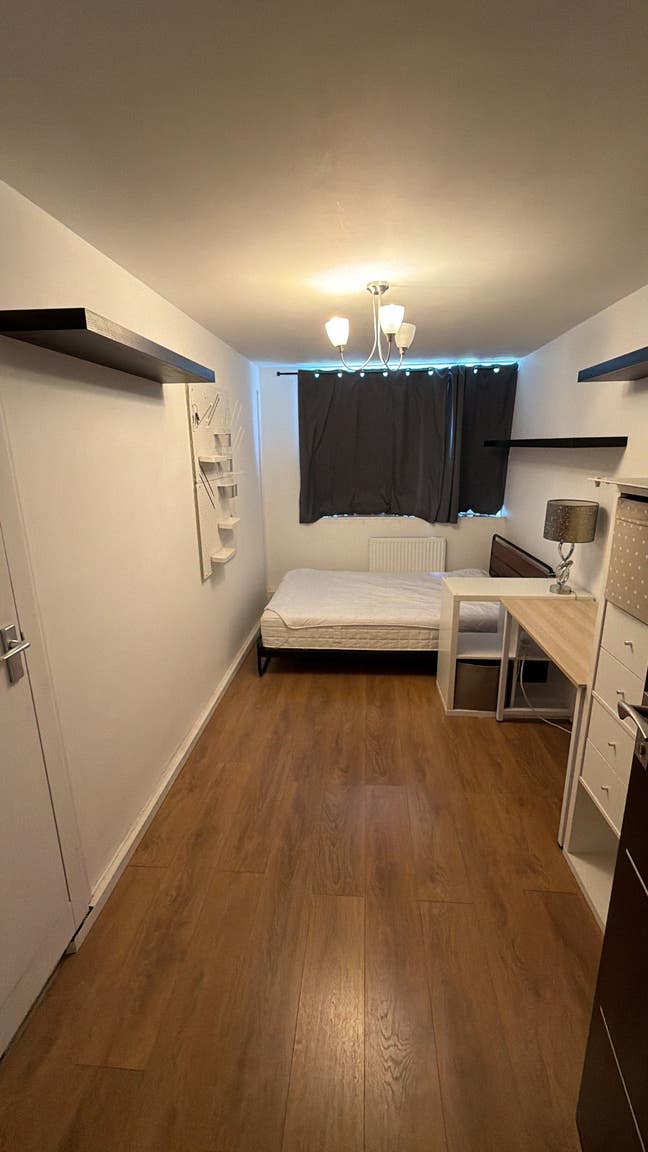 Room available in SO14 Main Photo