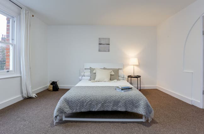 🌷 Lovely Double Room in W4 | Great Location 🌷 Main Photo