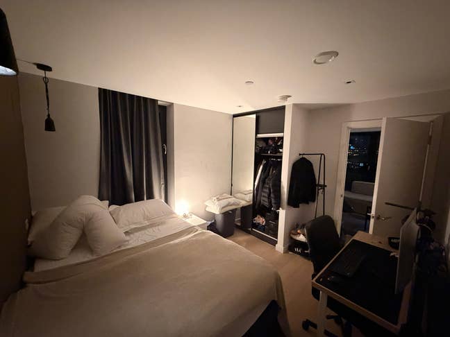Room in 2-Bed Flat Main Photo