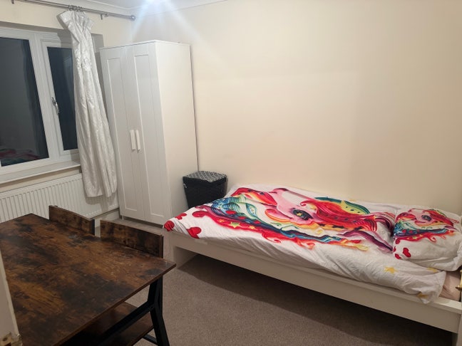 Watford Large Double Room All Bills inc. Main Photo
