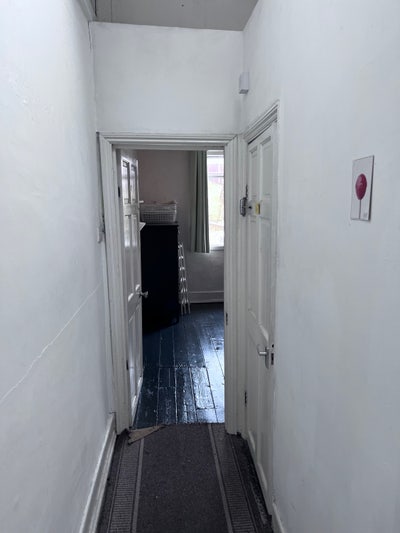 Large single room  Main Photo