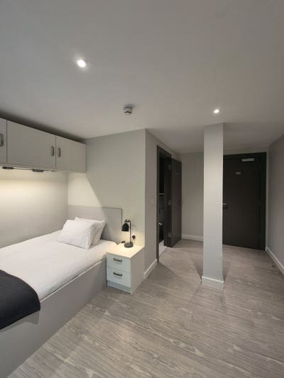 Cornwall Heights Ensuite Room NHS & Professionals Main Photo