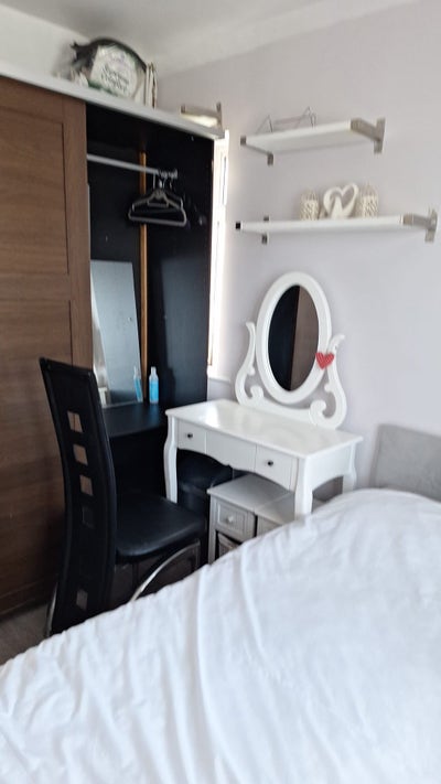 Hi, I’m lived here with my family looking to rent  Main Photo