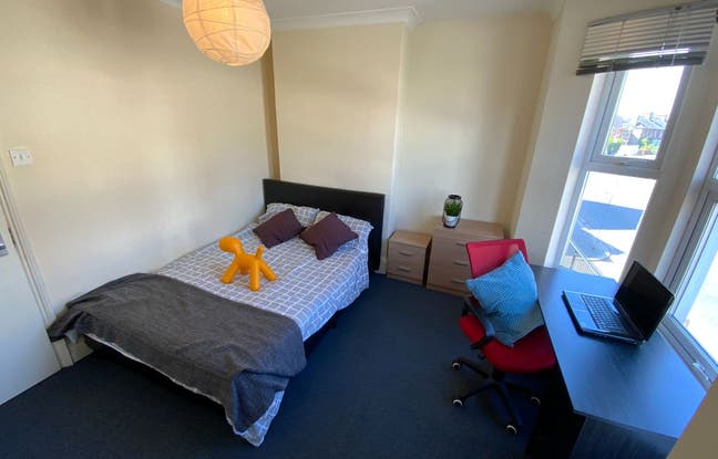 Modern Double Room - New Kitchen + Bills Included Main Photo