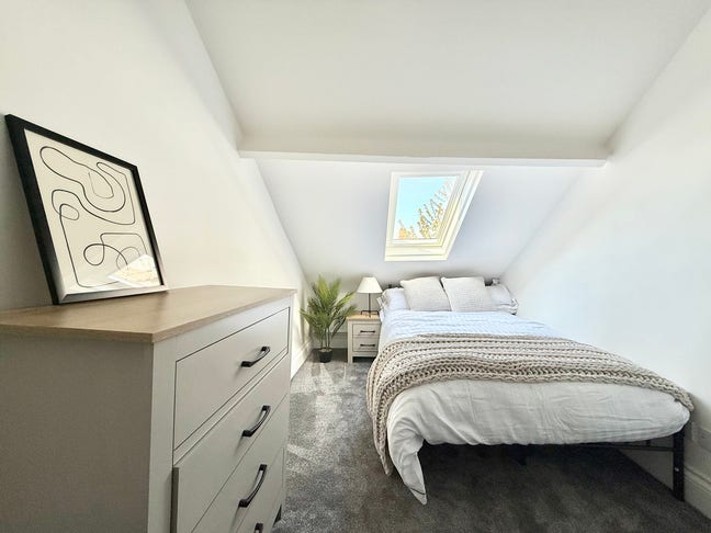 High-Quality Double Bedroom - Sherborne Road  Main Photo