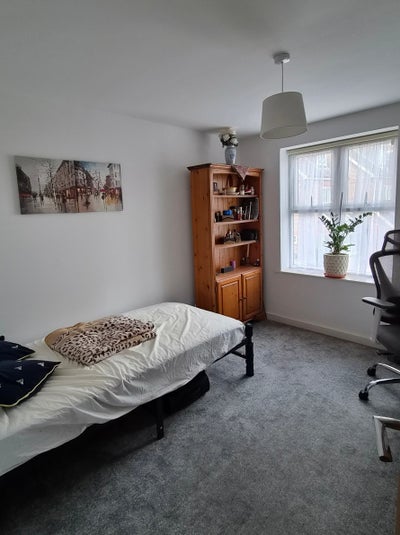 Room in Watford_Bill inclluded, Furnished, Parking Main Photo