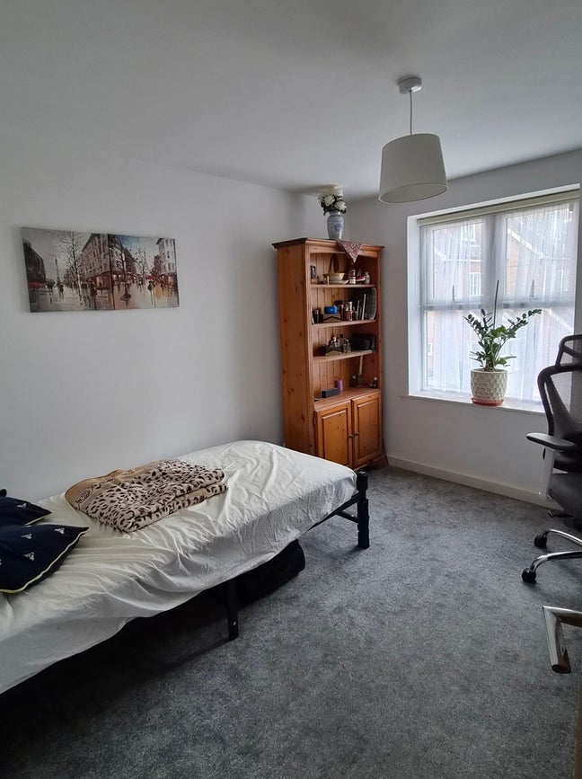 Room in Watford_Bill inclluded, Furnished, Parking Main Photo