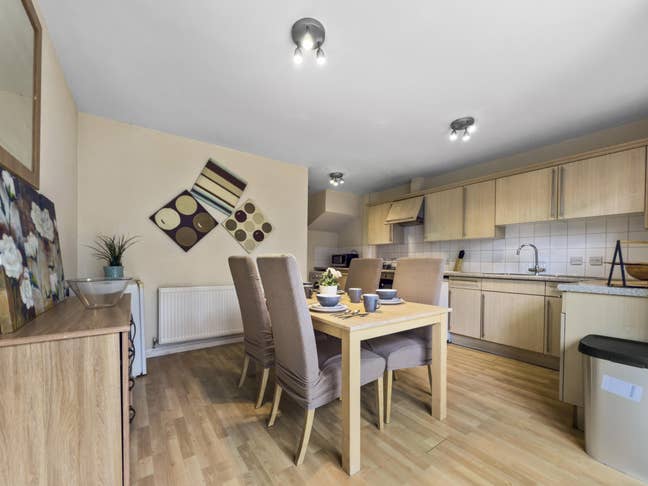 🏡✨ Canary Wharf Modern Room Zone 2 🏡✨ Main Photo