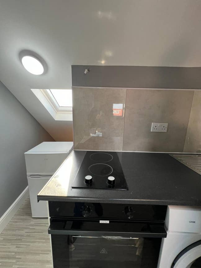 Studio Flat in Berkshire, Slough SL1 Main Photo