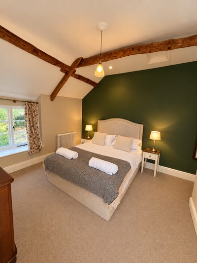 Large En-Suite Double Room in Dorset Farmhouse  Main Photo