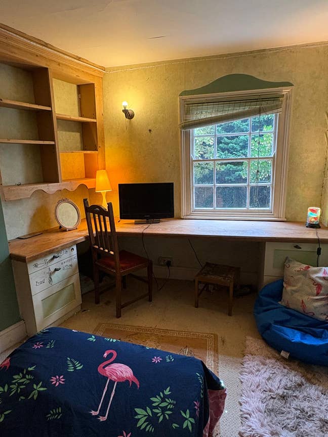 Room in a character house in the centre of Alton Main Photo